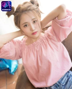 Read more about the article Xiu Ling Beautiful Star di Live Streaming Hot51