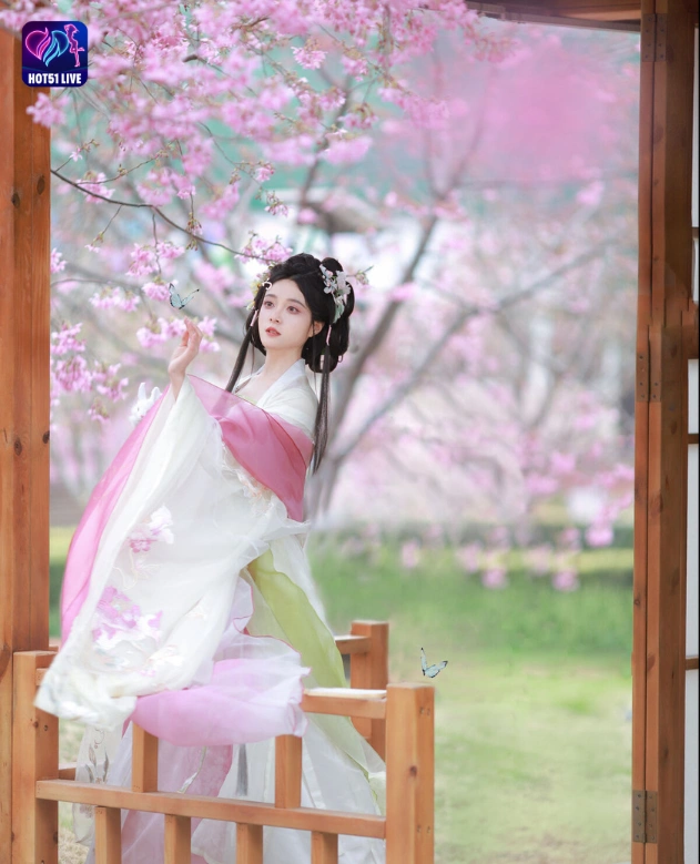 You are currently viewing Nu Li Hua Beautiful Star Streaming Panas Hot51